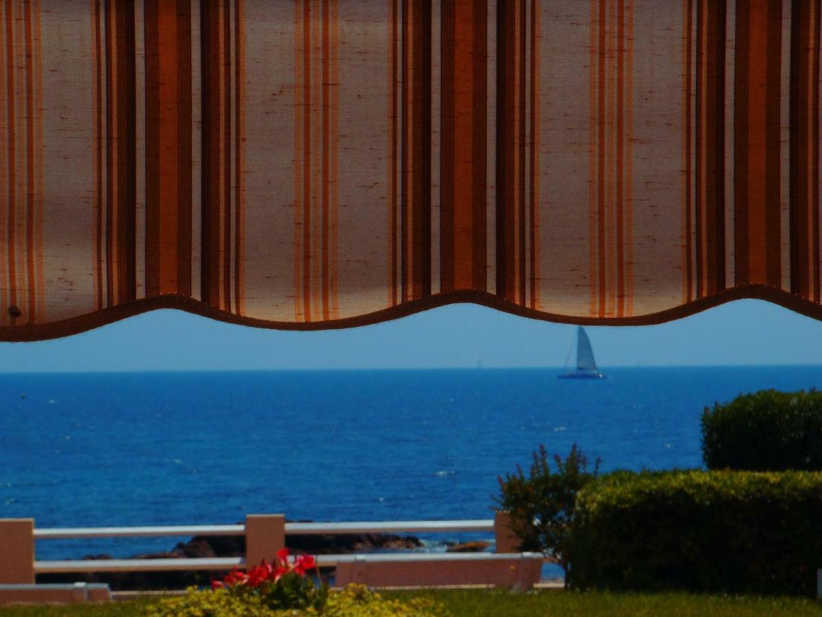 Studio Pieds Dans L'Eau Saint-Raphael  Exterior photo